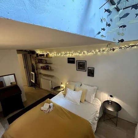 Grand Triplex Calme Avec Cour Privee * Parigi